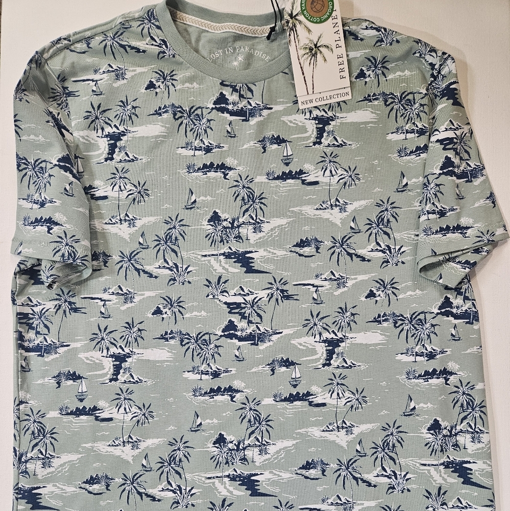 Free Planet Mens T-Shirt‎ Large Green Blue Premium Quality Tropical Vacation NEW